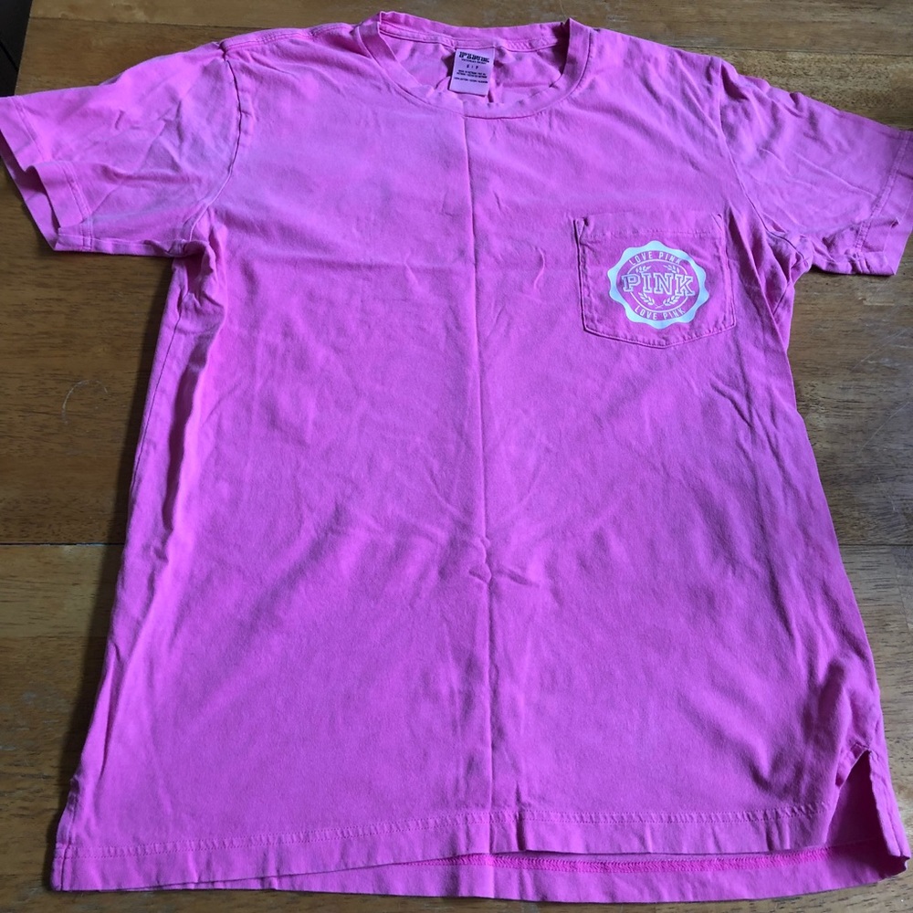 Pink front pocket graphic T-shirt cute Size Small